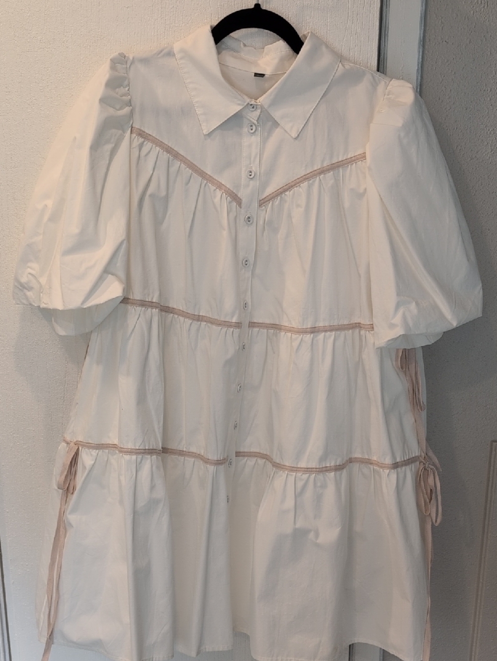 White Tiered Button-Front Babydoll Dress with Puff Sleeves - L